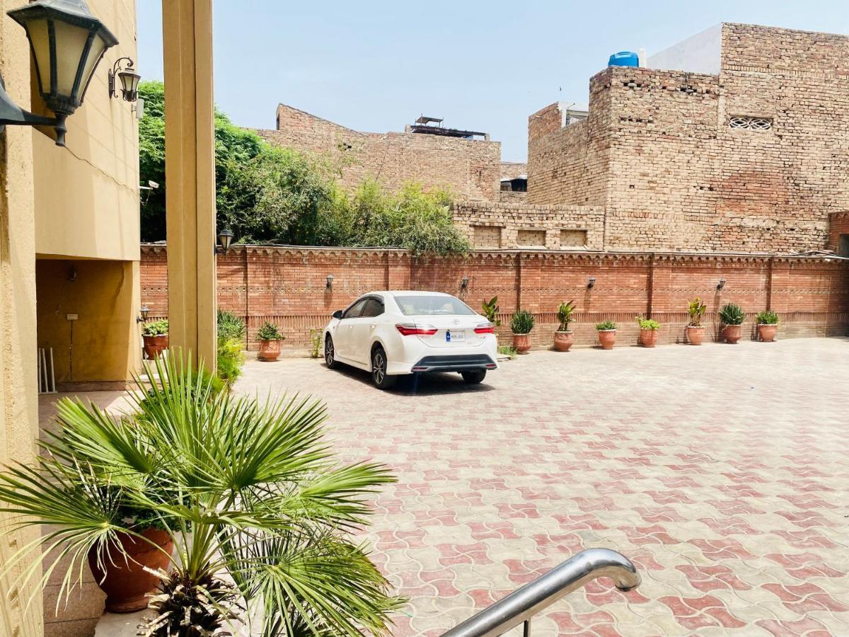 Hotel Royal One Multan Exterior photo