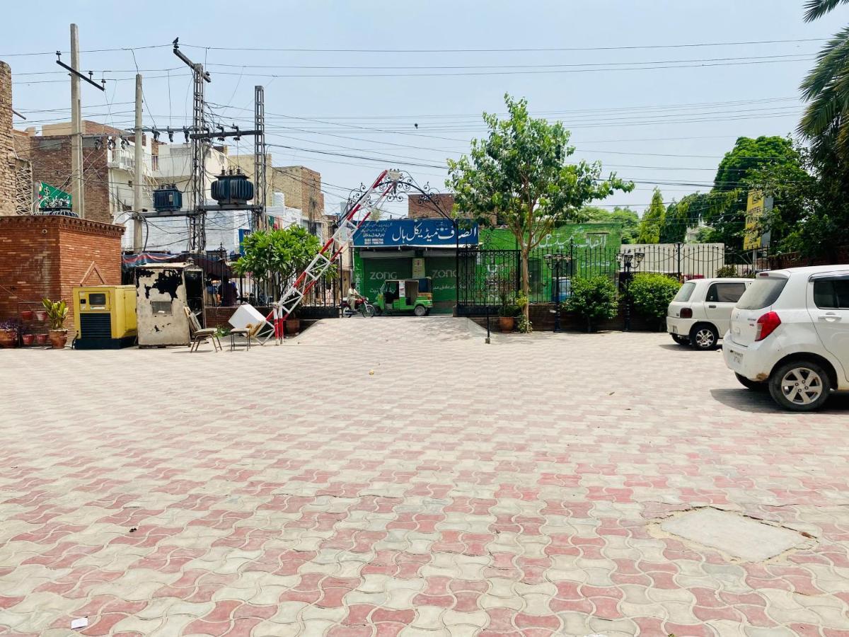 Hotel Royal One Multan Exterior photo