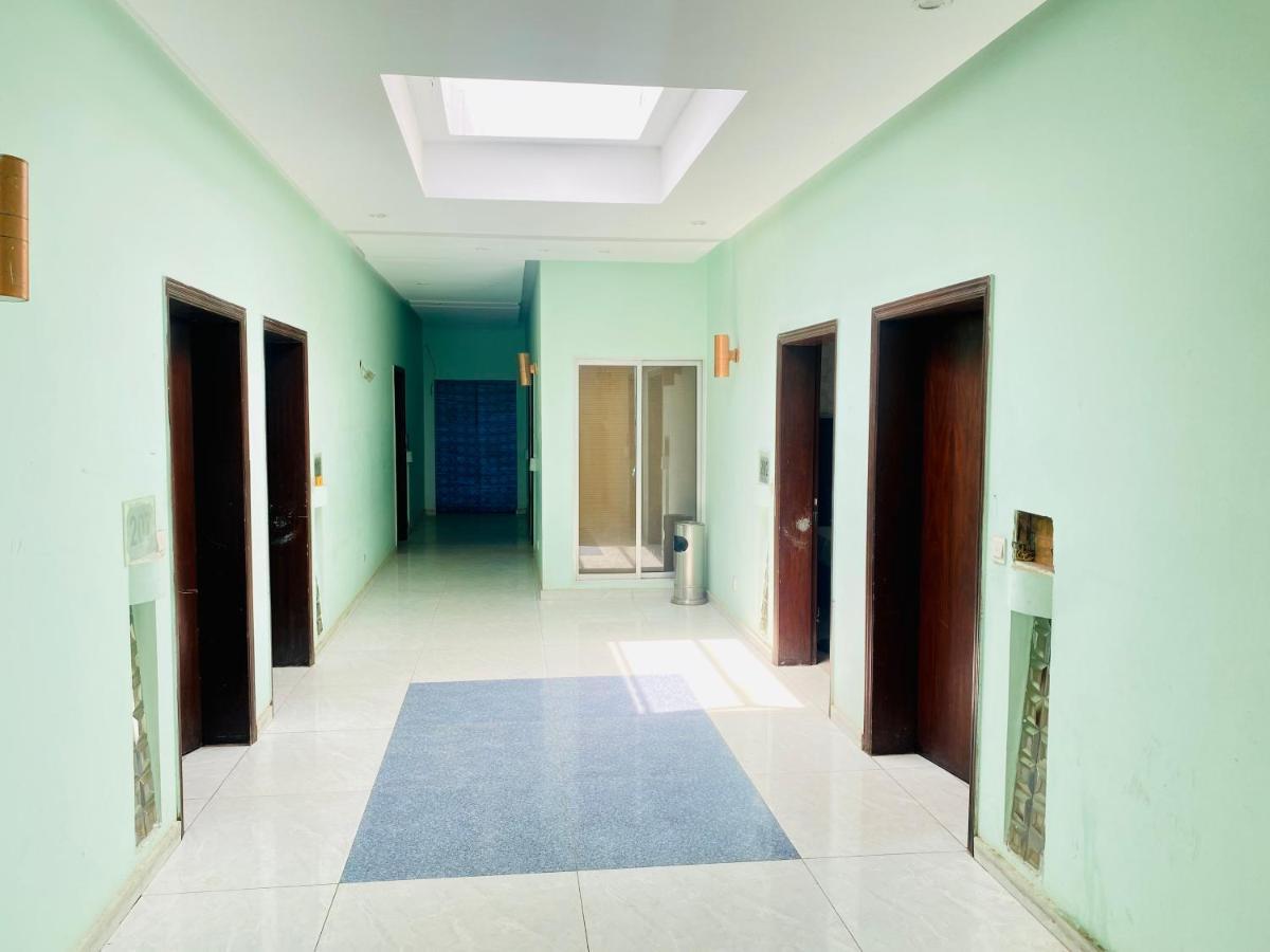 Hotel Royal One Multan Exterior photo
