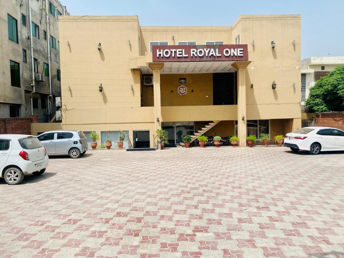 Hotel Royal One Multan Exterior photo