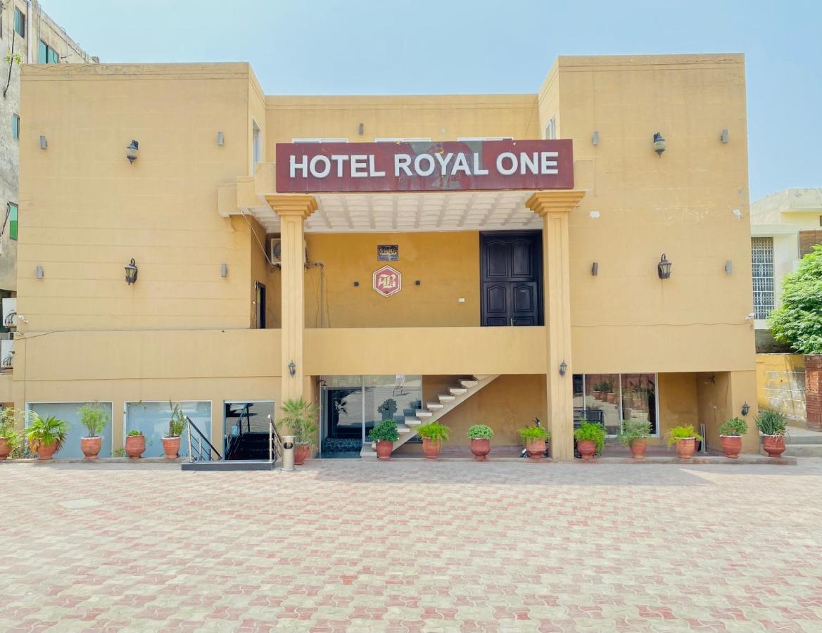 Hotel Royal One Multan Exterior photo